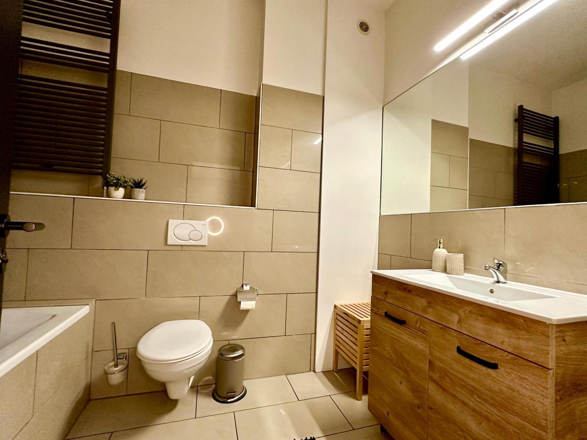 Luxury Suites Castel By Rikas Hotels Amberes Exterior foto